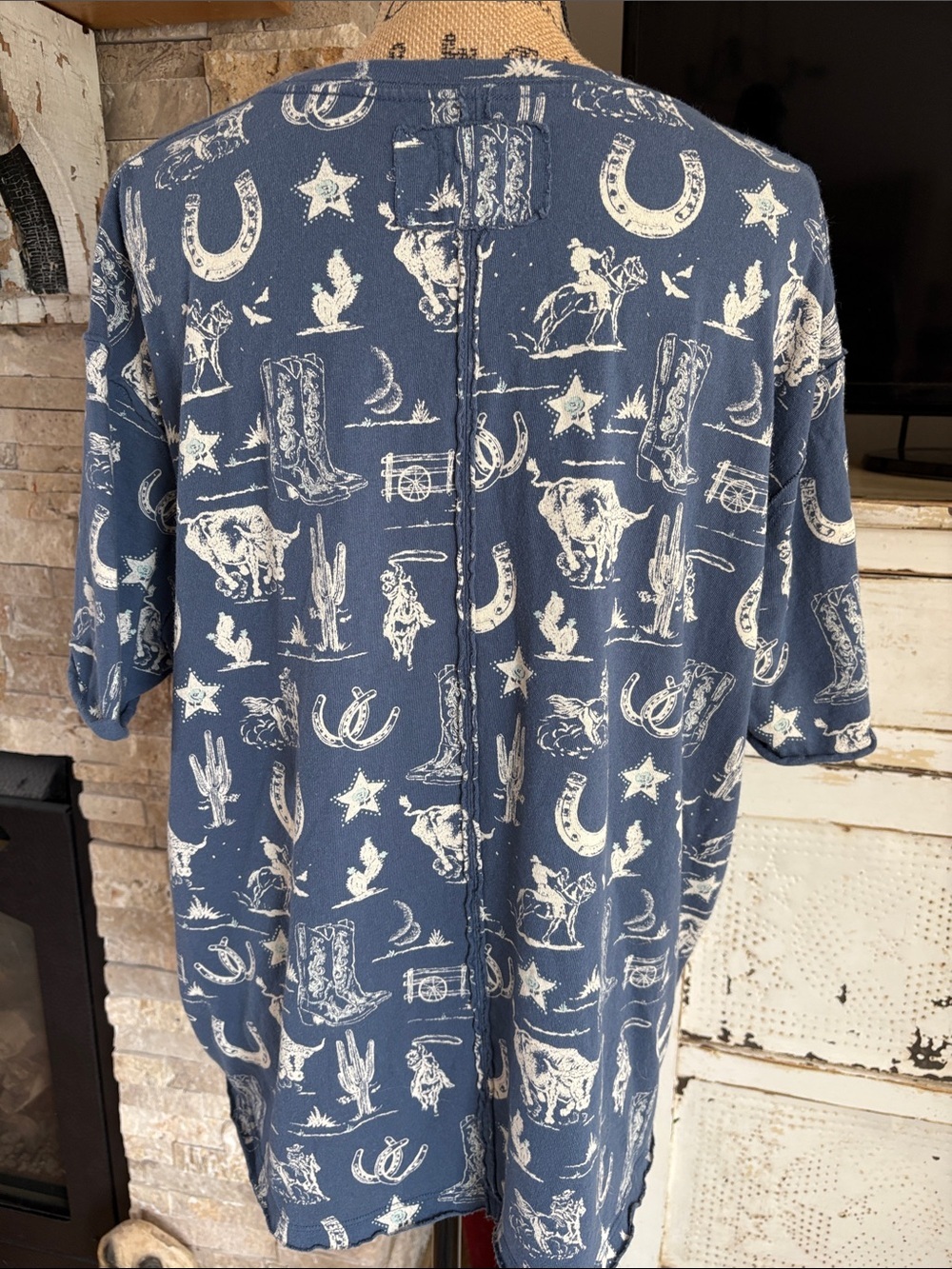 Free People blue painted graphic tshirt western theme drop shoulder horseshoe - Picture 9 of 16